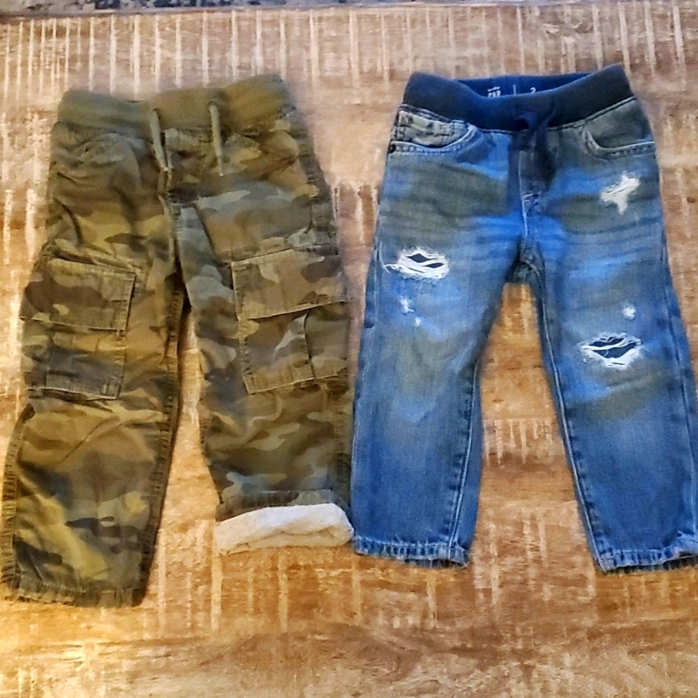 Gap Pants set of 2 sz 2T